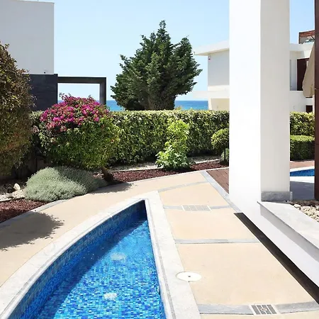 Paradise Cove Luxurious Villa *