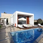 Villa Paradise Cove Luxurious