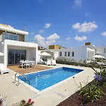 Paradise Cove Luxurious Villa *
