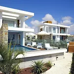 Villa Paradise Cove Luxurious