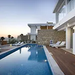 Paradise Cove Luxurious
