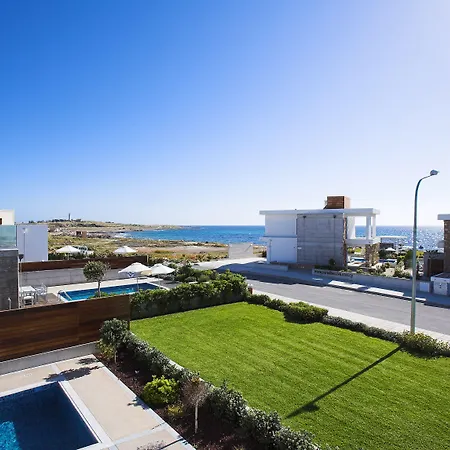Paradise Cove Luxurious 파포스