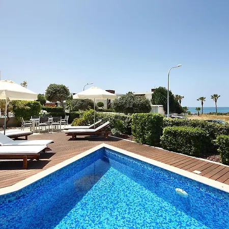 Paradise Cove Luxurious