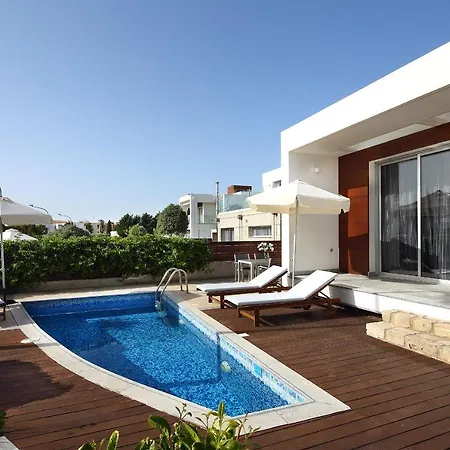 Paradise Cove Luxurious Pafos