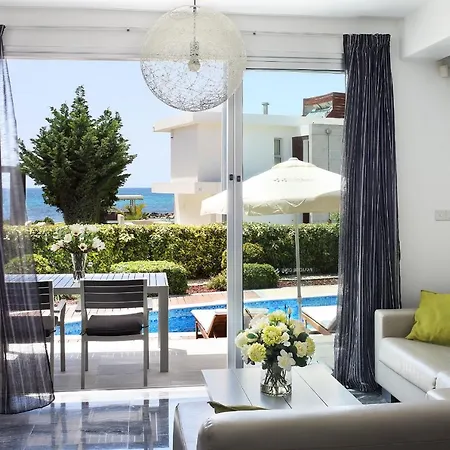 Paradise Cove Luxurious Pafos