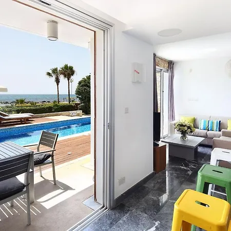 Paradise Cove Luxurious Villa Pafos