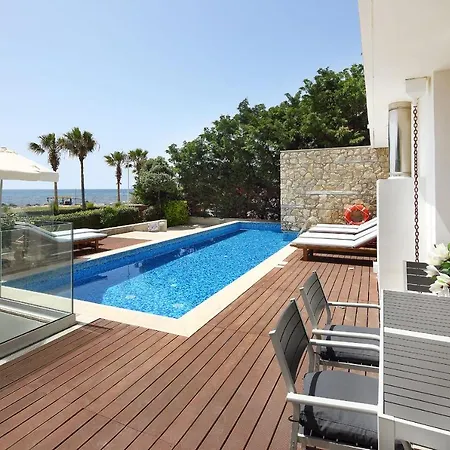Paradise Cove Luxurious Villa Pafos