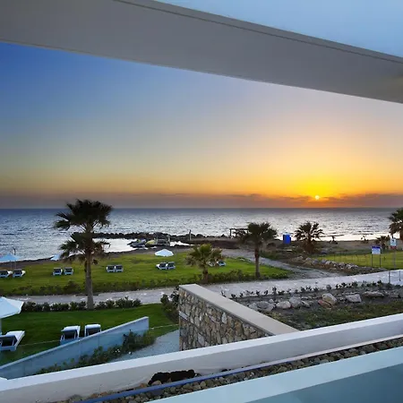 Paradise Cove Luxurious Pafos