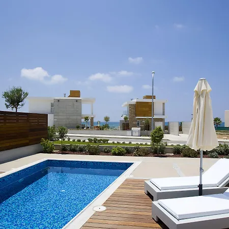 Paradise Cove Luxurious 파포스