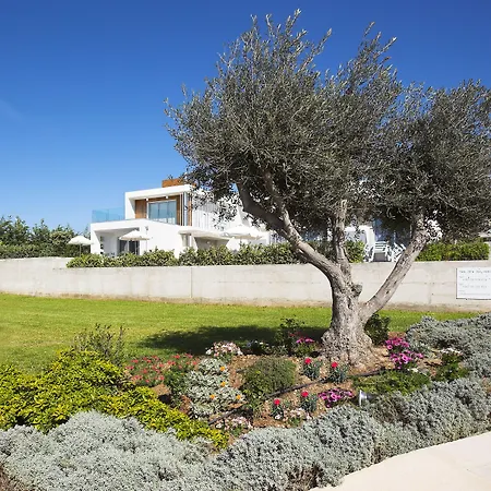 天堂湾豪华海滩别墅 *