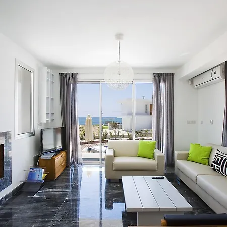 Paradise Cove Luxurious Villa Pafos