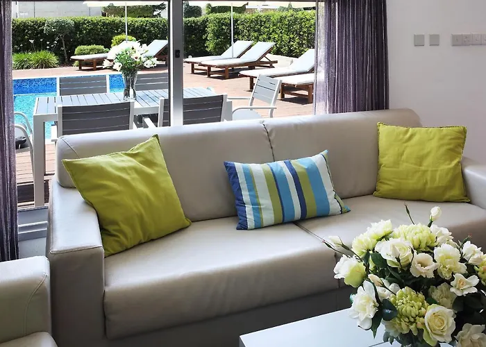 Paradise Cove Luxurious Paphos