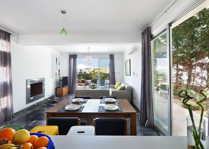 Paradise Cove Luxurious Paphos