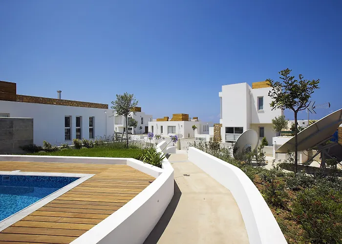 Paradise Cove Luxurious