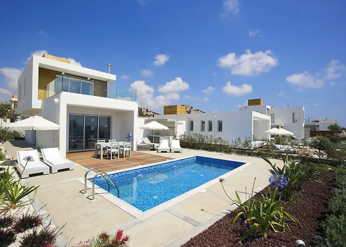 Paradise Cove Luxurious Villa *