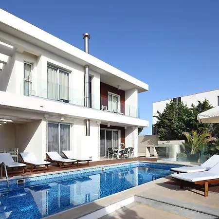 Paradise Cove Luxurious Вилла Пафос