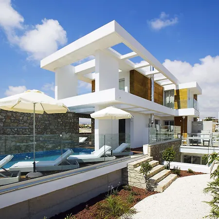 Paradise Cove Luxurious Paphos