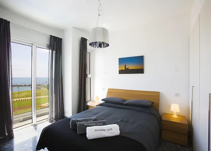 Paradise Cove Luxurious Vila Paphos