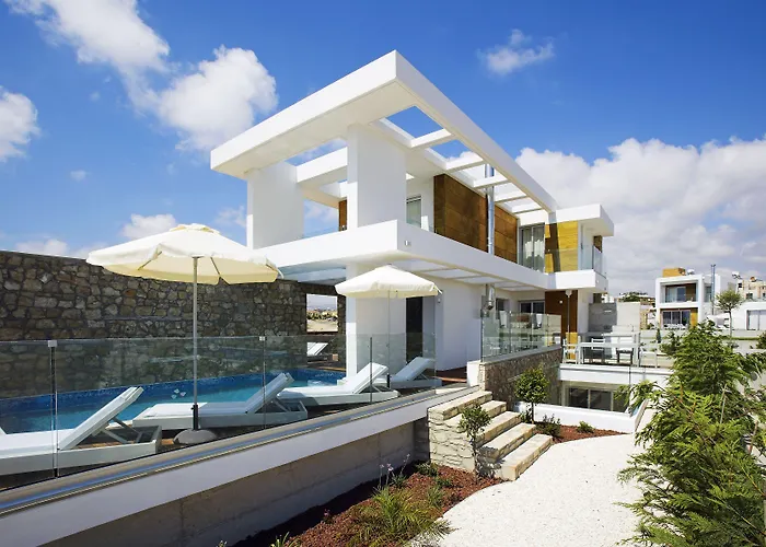 Paradise Cove Luxurious Paphos